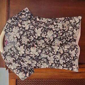 Vera Bradley | V-neck Floral Print Scrub Top  in Gray Black Pink White - size M